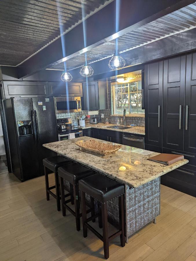 Breckenridge Near Yosemite. Dog Friendly! Groveland
